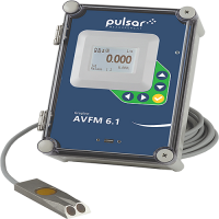 Pulsar -dBMACH3 - 带双太阳盾-非接触式开放通道流量传感器-频率	125 kHz